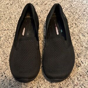 Skechers Women's Black Slip-On Shoes Relaxed Fit Air-Cooling Memory Foam Sz 10